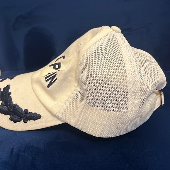 Boat Captain’s Baseball Hat in White, Mesh with adjustable strap - Picture 2 of 4